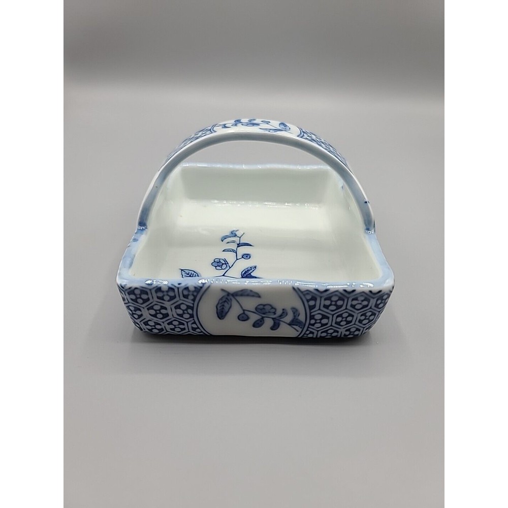 Fitz & Floyd Japan Square Trinket Basket Blue and White With Flowers Handle - Picture 5 of 13
